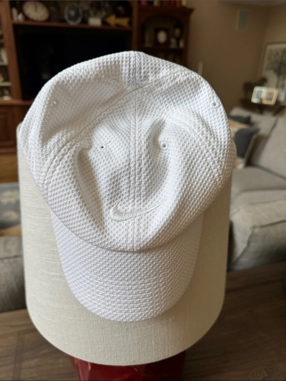 Nike Heritage86 White Textured Swoosh Baseball Cap